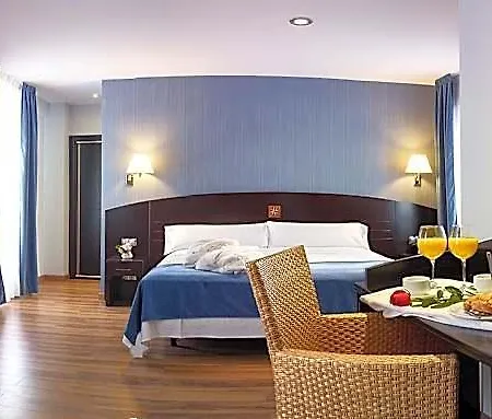 40 Nudos Hotel 3*