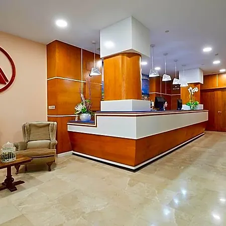 40 Nudos Hotel 3*