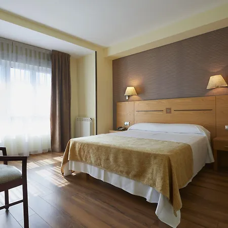 40 Nudos Hotel Aviles