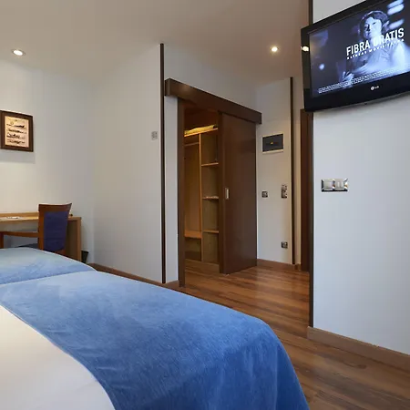 Hotel 40 Nudos Aviles