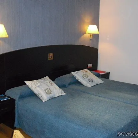 40 Nudos Hotel Aviles