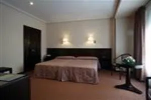 40 Nudos Hotel Aviles