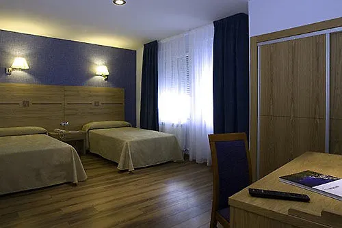 40 Nudos Hotel Avilés