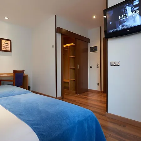 ホテル 40 Nudos 3*